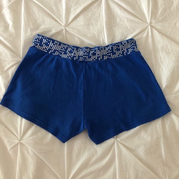 Cute blue shorts 💙🤍 - Picture 3 of 3
